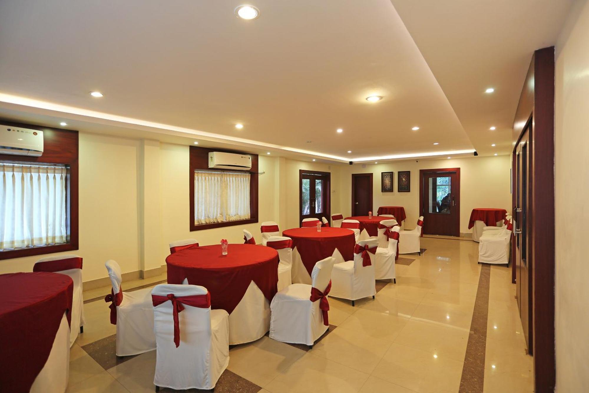 Oyo Stellar Resort Bhubaneswar Extérieur photo