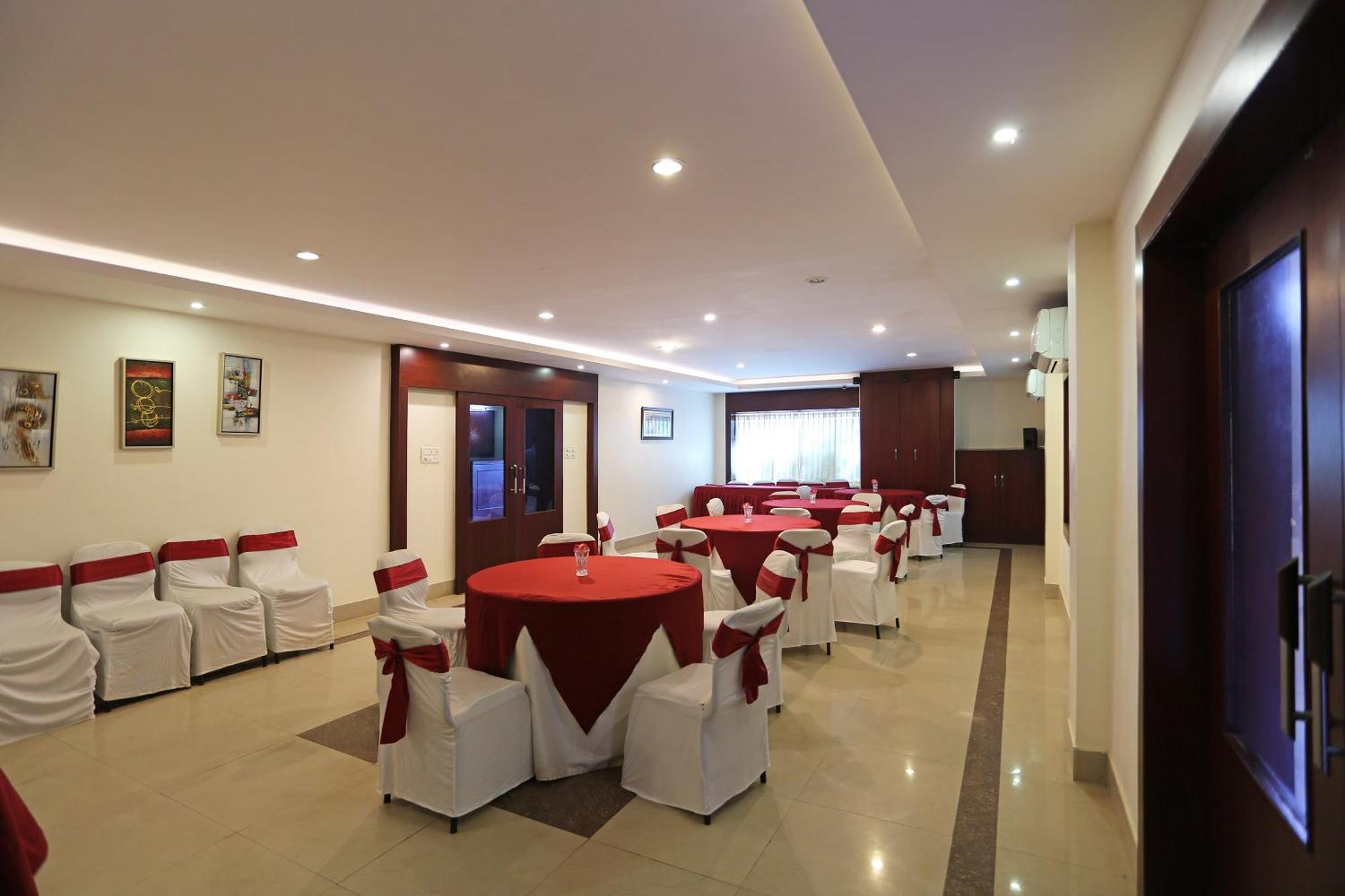 Oyo Stellar Resort Bhubaneswar Extérieur photo